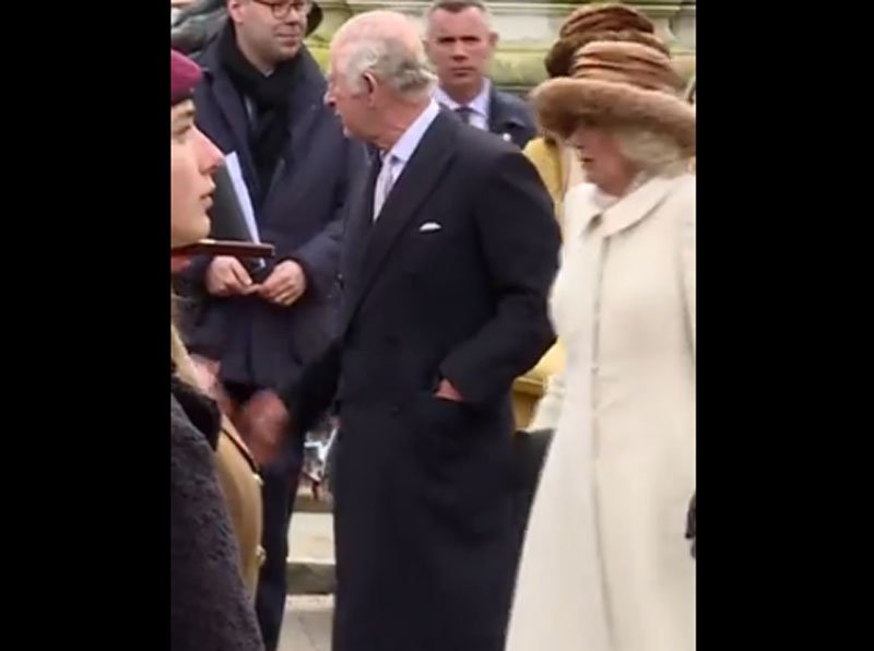  VIDEO Regele Charles III, primit cu proteste în timpul unei vizite oficiale în oraşul Colchester