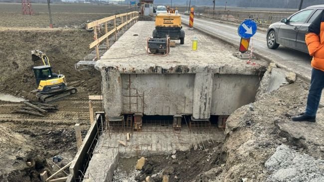  A intrat în reparații podul Copălău, de pe tronsonul Tg. Frumos-Botoșani care se modernizează