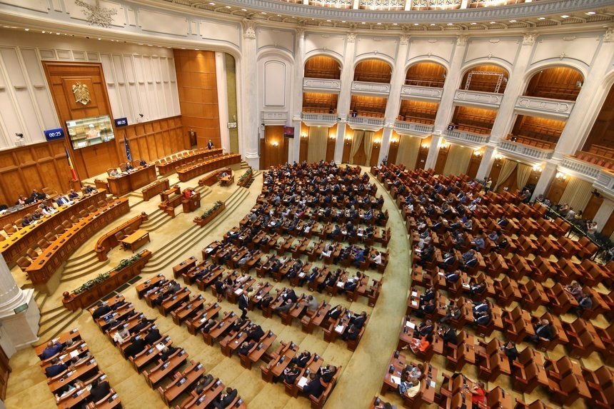  Cât munceşte de fapt un parlamentar român?