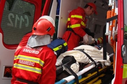  Doi bărbaţi au ajuns la spital în stare gravă în urma unor accidente de muncă