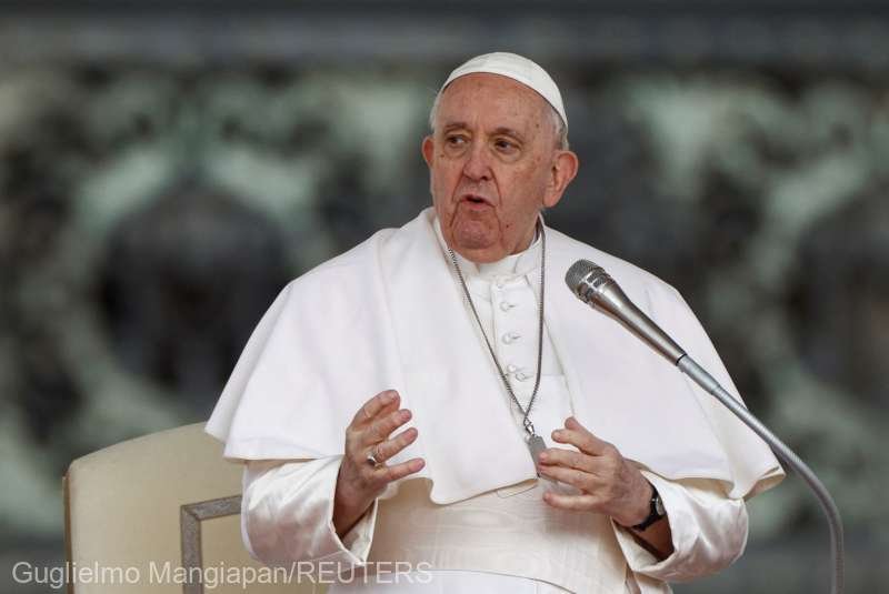  Papa Francisc consideră că celibatul pentru preoţi poate fi reconsiderat