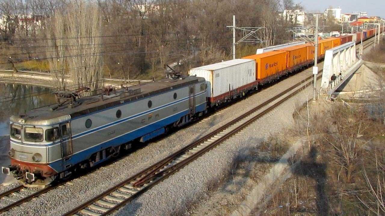  Trenurile de marfă merg cu viteza melcului în România