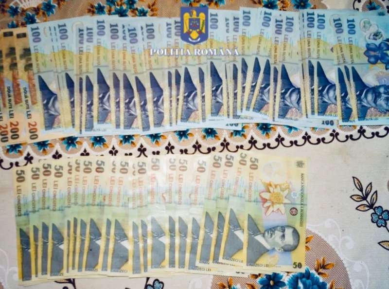  Neamţ: Bancnote false de peste 10.000 euro, găsite în urma unor percheziţii domiciliare la Târgu-Neamţ