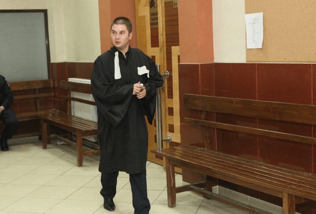  După trei condamnări cu închisoarea, avocatul Cristy Mârşanu reintră în avocatură. În spatele lui, Curtea Constituţională închide uşa