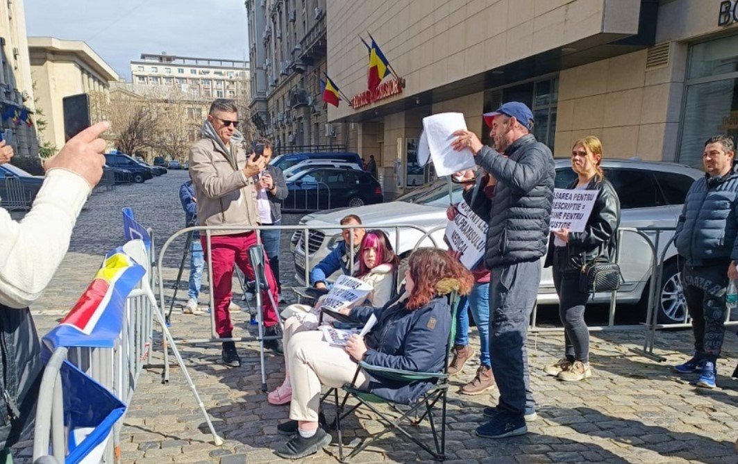  Protest la Parchetul General şi la Ministerul Sănătăţii faţă de faptul că ortopedul Gheorghe Burnei scapă nejudecat