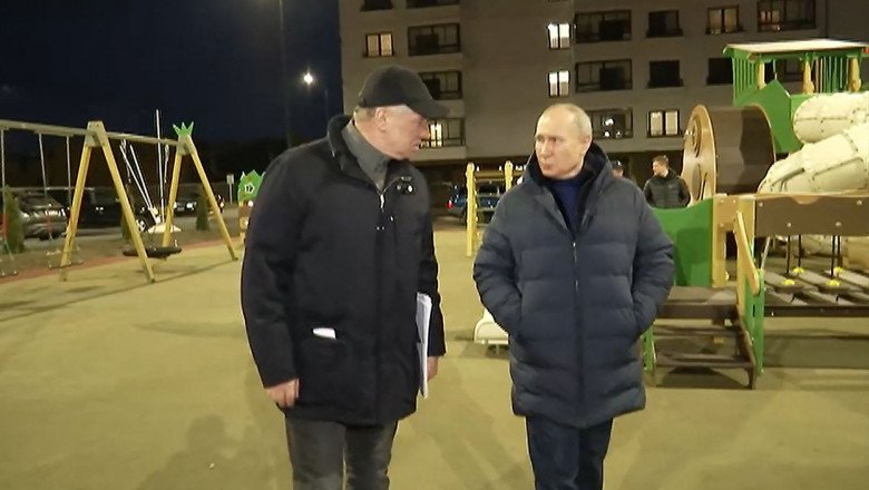  VIDEO Putin a vizitat Mariupol, locul unde sute de persoane au fost ucise de hoardele sale. A venit noaptea și numai în locurile refăcute