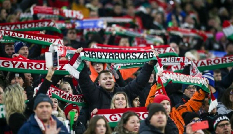  UEFA a decis că maghiarii pot folosi steagul Ungariei Mari la meciuri. Gică Popescu: „Autoritățile române trebuie să intervină urgent”