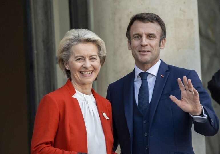  Ursula von der Leyen îl însoţeşte, la începutul lui aprilie, pe Emmanuel Macron în vizita sa de stat în China