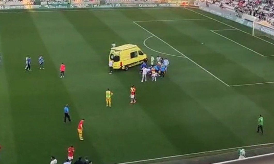  VIDEO Un fotbalist a făcut stop cardiac pe teren și a vrut să joace în continuare după ce a fost resuscitat