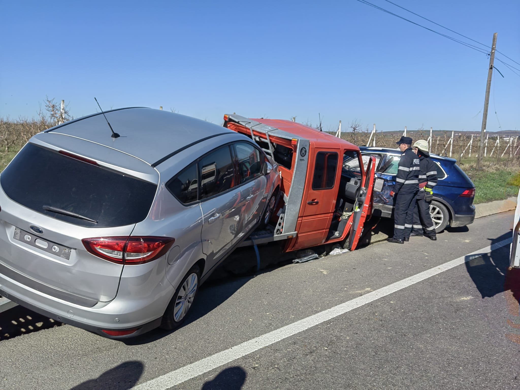  FOTO: Două autoturisme s-au izbit pe drumul morţii, la Mădârjeşti – Bălţaţi