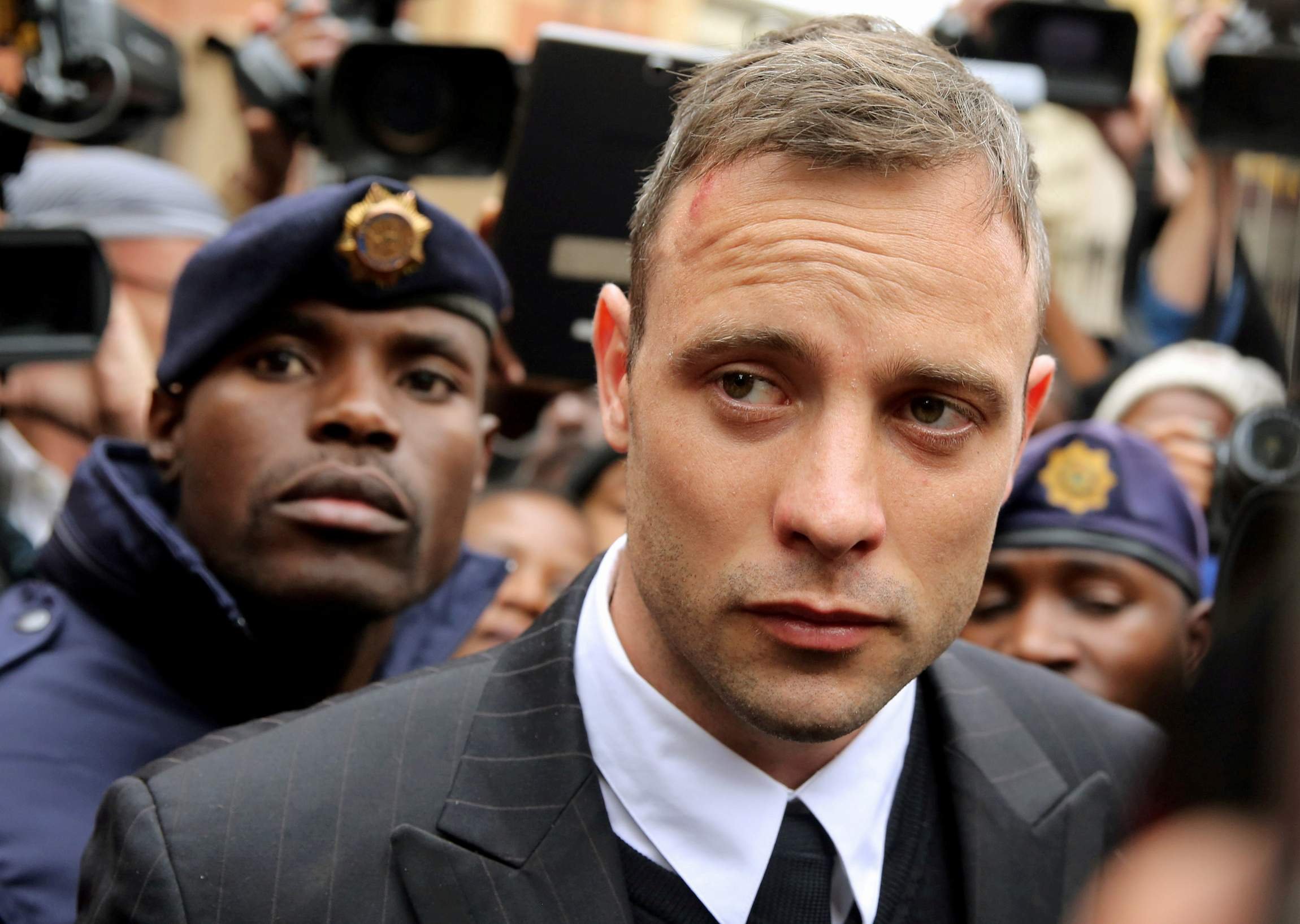  Oscar Pistorius rămâne în închisoare. Judecătorii nu i-au aprobat cererea de eliberare condiţionată