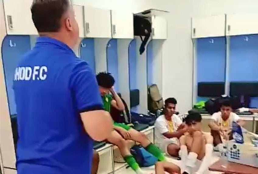 Discurs halucinant al unui antrenor român: „Defens, senzațional. No greșeală! Dublaj, triplaj, no problem” – VIDEO