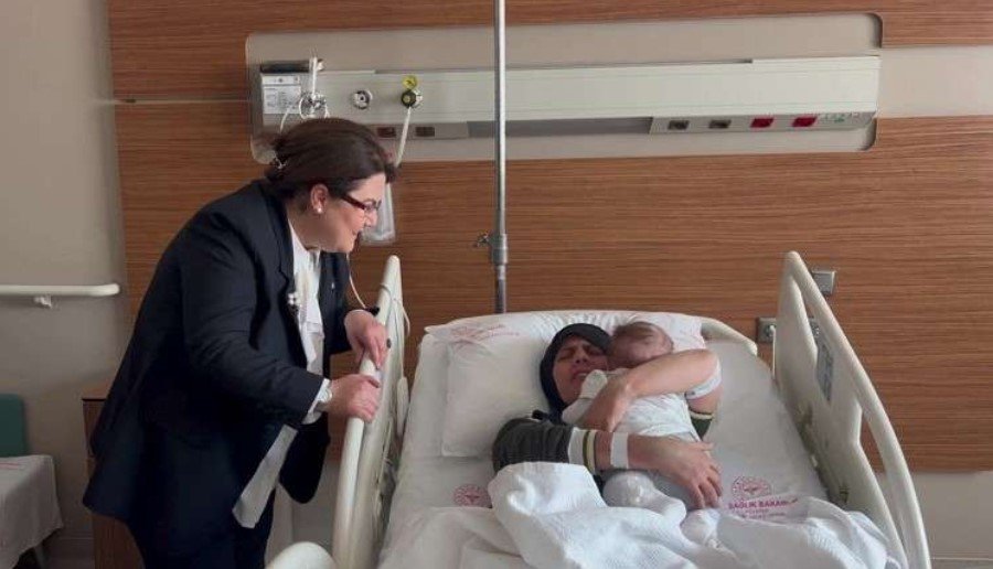  O mamă şi-a regăsit fetiţa după două luni de la cutremurul devastator din Turcia