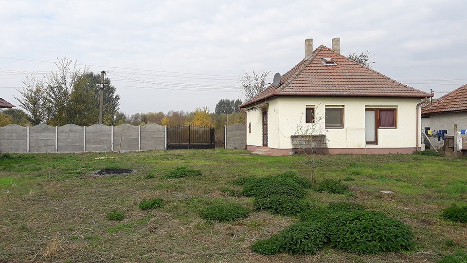  Românii care şi-au cumpărat case ieftine în Ungaria vor să-şi vândă proprietăţile şi să se întoarcă în ţară
