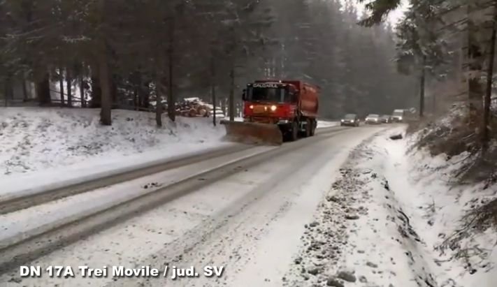  (VIDEO) Atenţie şoferi, ninge pe drumurile din toate judeţele Moldovei
