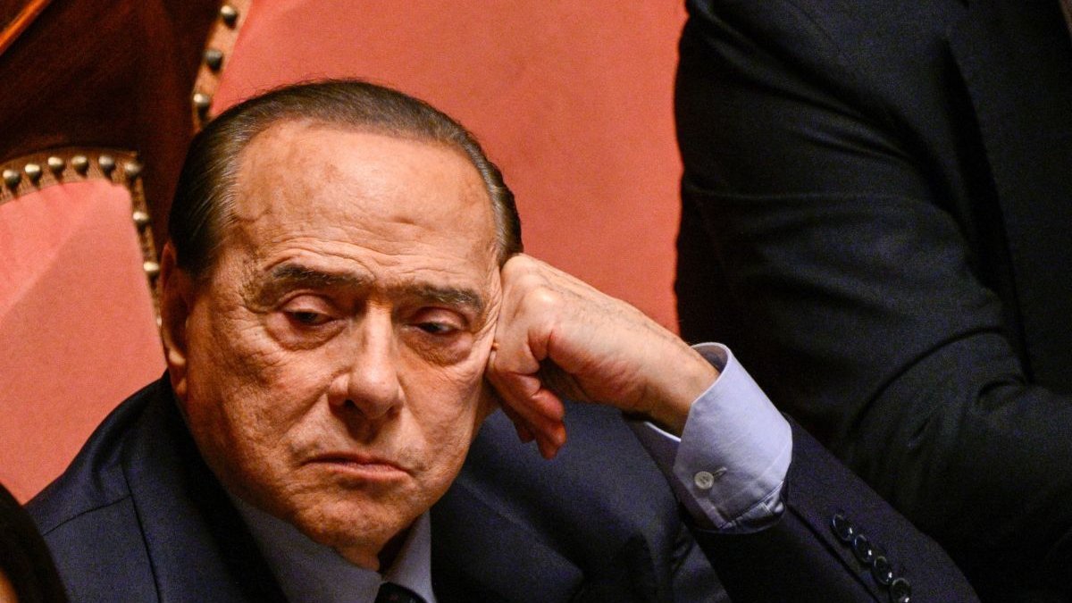  Fostul premier italian Silvio Berlusconi este la terapie intensivă