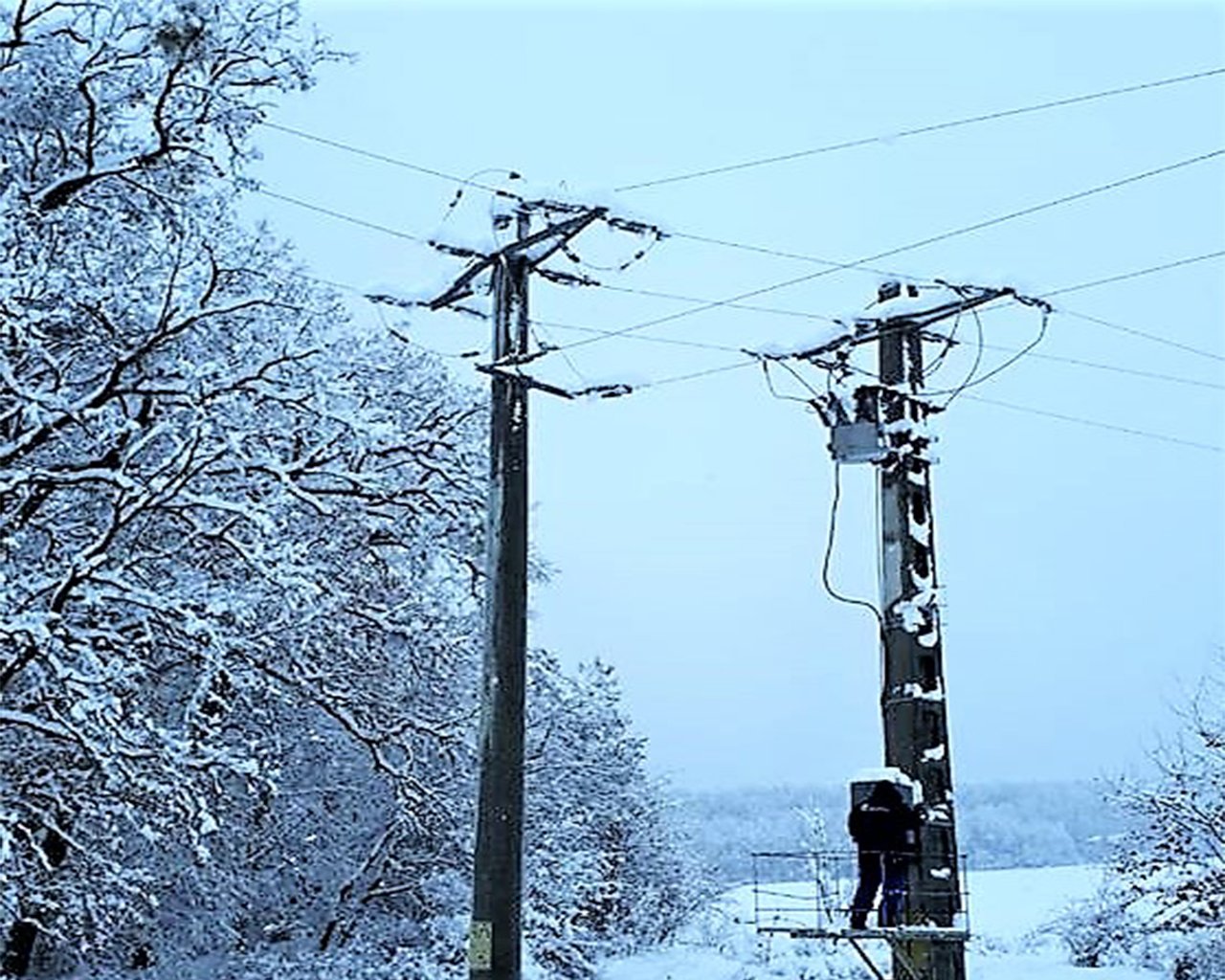  Efectele zăpezii la Iaşi: Instanţe închise, localităţi fără energie electrică