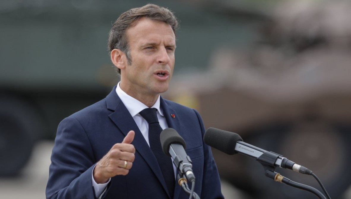  Emmanuel Macron va face o escală în România, la întoarcerea din China, în drum spre Franţa