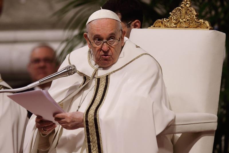  Papa Francisc a denunţat în slujba de Înviere „rafalele îngheţate ale războiului”