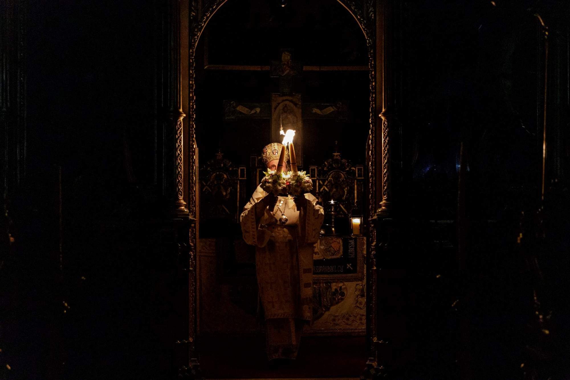 Imagini inedite de la Slujba de Înviere de la Catedrala Mitropolitană din Iaşi