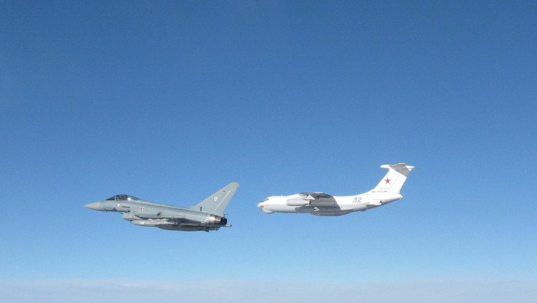  Două avioane de luptă și un  avion spion rusesc au fost interceptate în apropierea spațiului aerian NATO