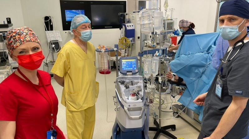  Premieră medicală la Suceava: Un pacient a fost operat timp de şase ore şi transfuzat cu sângele propriu