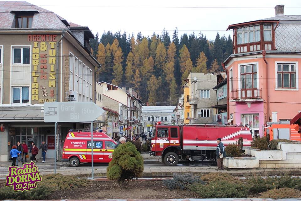  Suceava: Incendiu într-un bloc din Vatra Dornei/ Mai mulţi locatari, evacuaţi