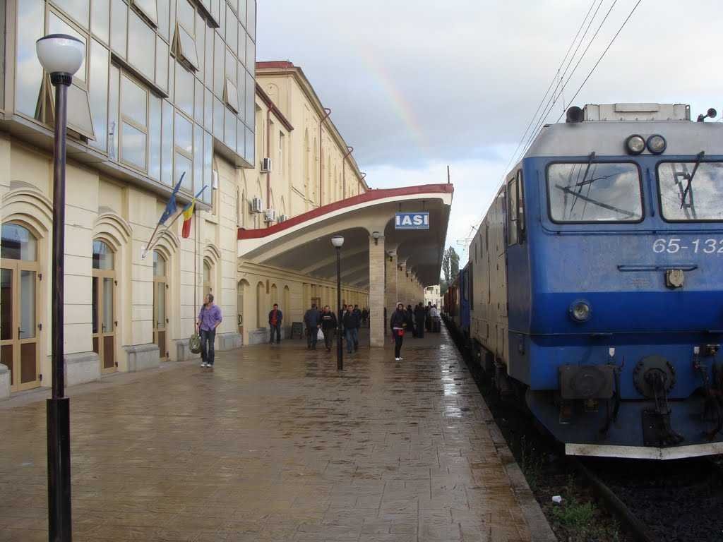  Trenuri mai lungi de la Iași spre litoral în minivacanța de 1 Mai