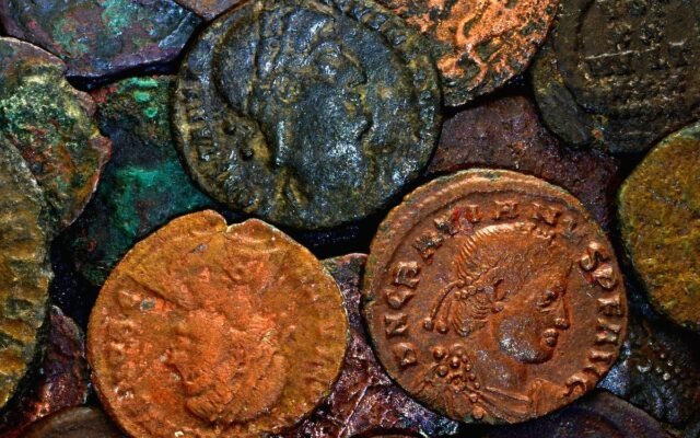  Peste 1000 de monede romane de argint, descoperite în Dolj. Cel mai mare tezaur descoperit în ultimii 60 de ani în zonă