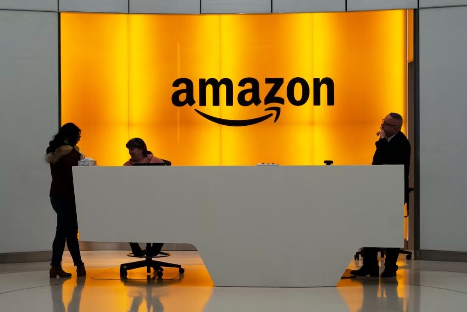  Amazon a început miercuri un nou val de concedieri masive. Ce divizii sunt afectate