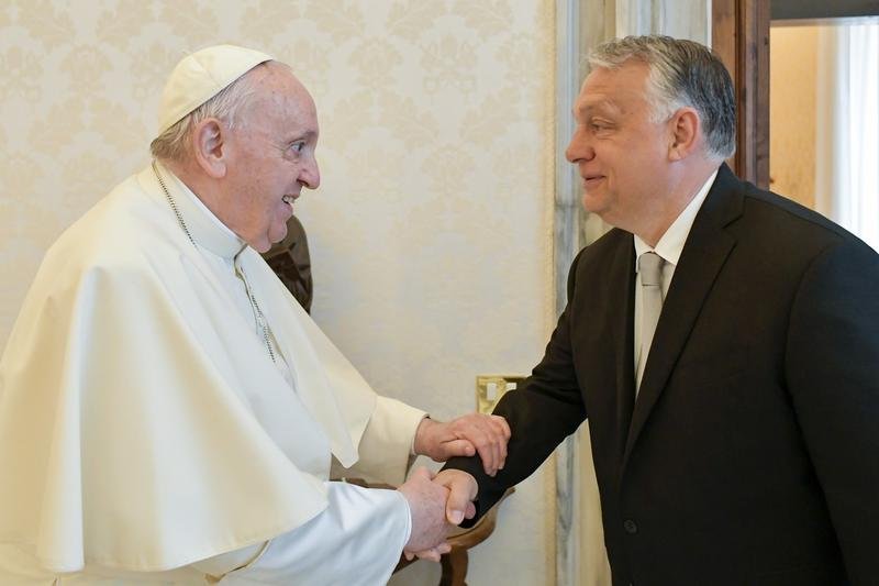  Papa avertizează în Ungaria lui Viktor Orban asupra creşterii naţionalismului în Europa
