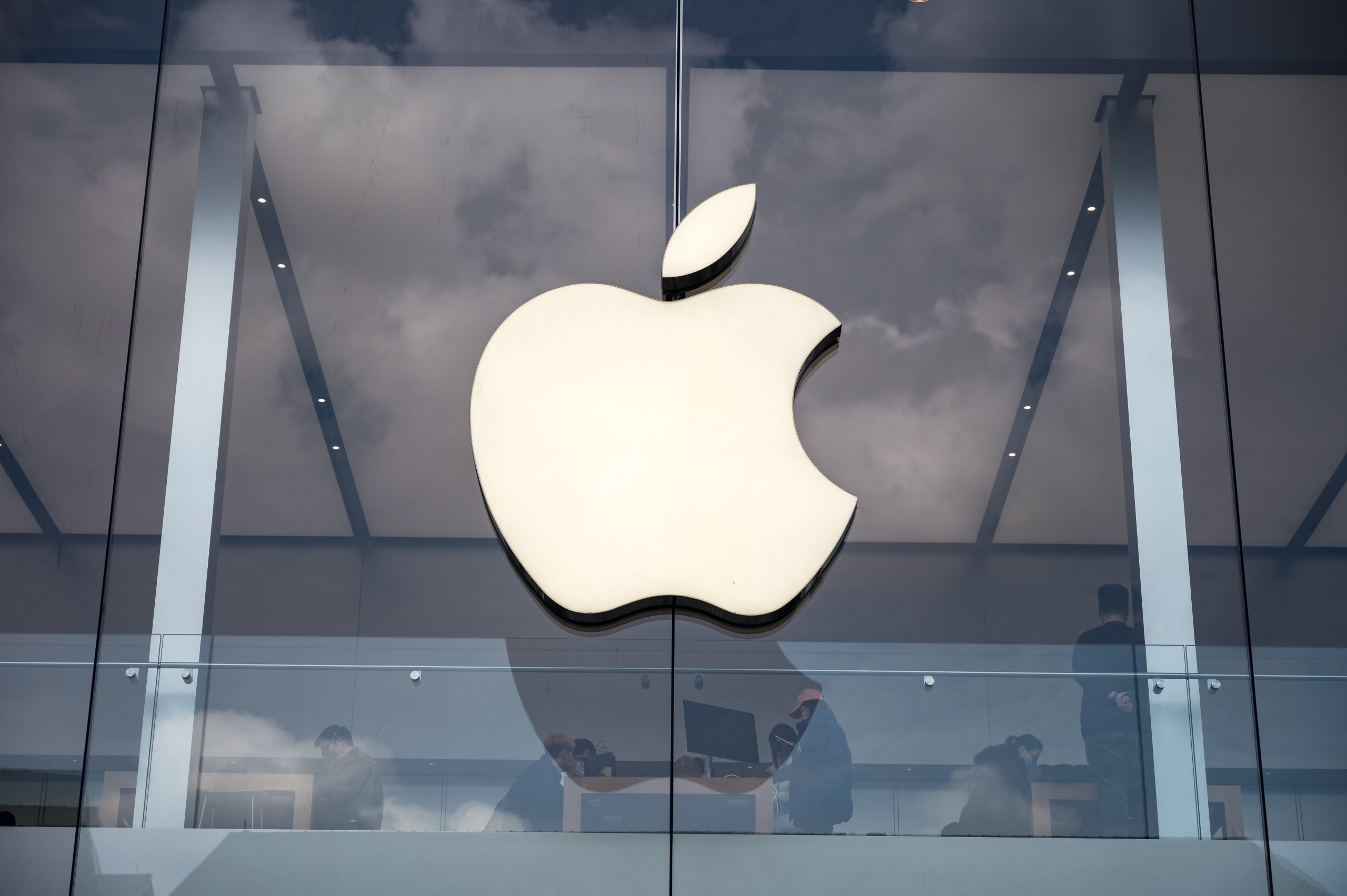  Veniturile Apple au scăzut pentru al doilea trimestru la rând