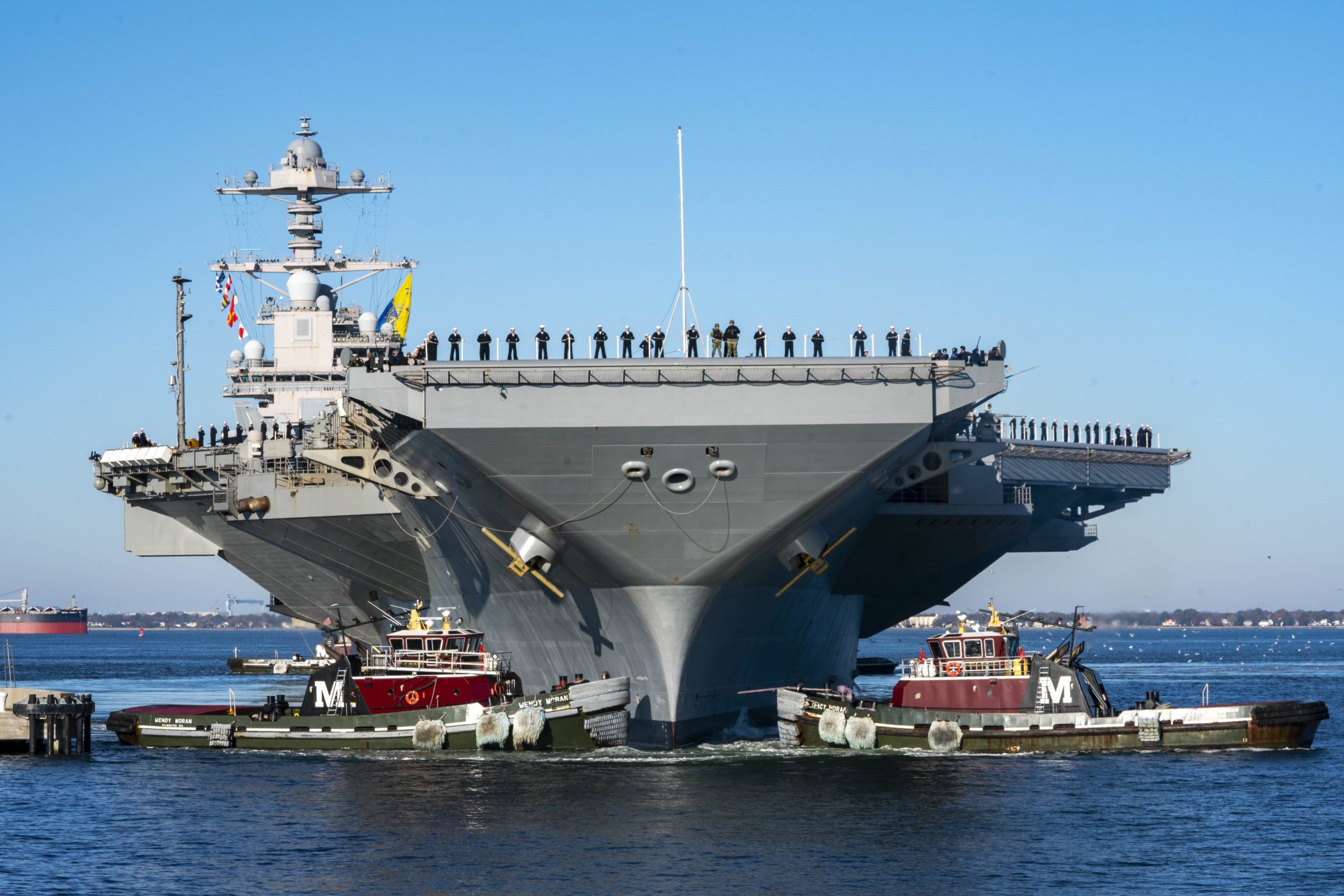  USS Gerald R. Ford, cel mai nou supercarrier al Marinei americane, se îndreaptă spre Europa
