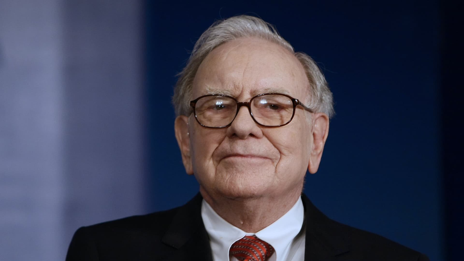  Legendarul miliardar american Warren Buffett nu-şi poate imagina un default al datoriilor SUA