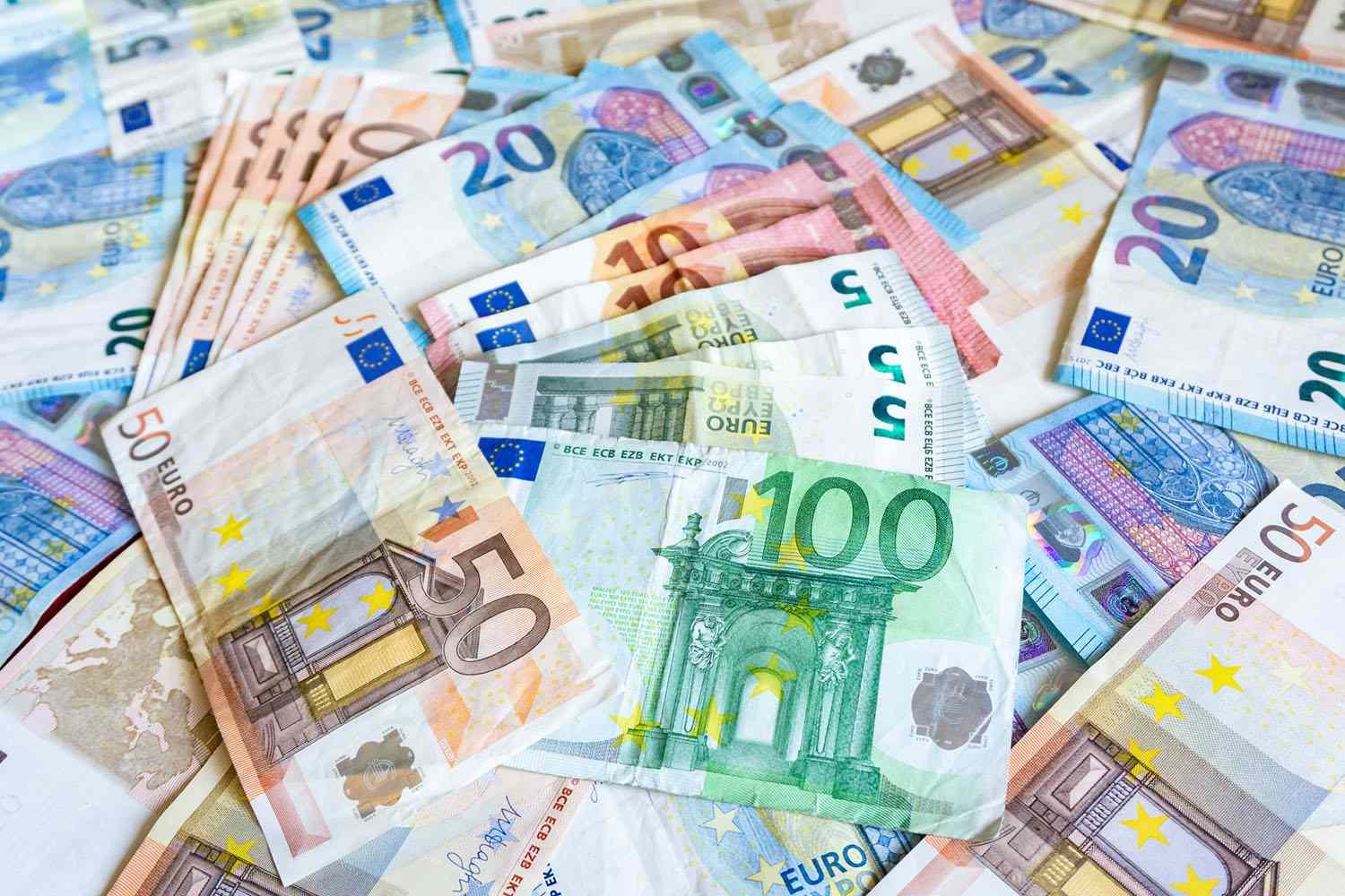  Bulgaria se pregăteşte de adoptare euro cel târziu la 1 ianuarie 2025