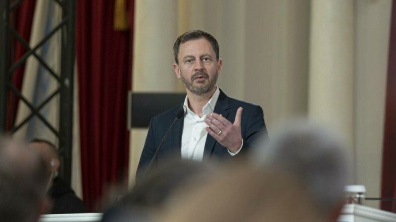  Premierul interimar al Slovaciei, Eduard Heger, a depus demisia cabinetului său
