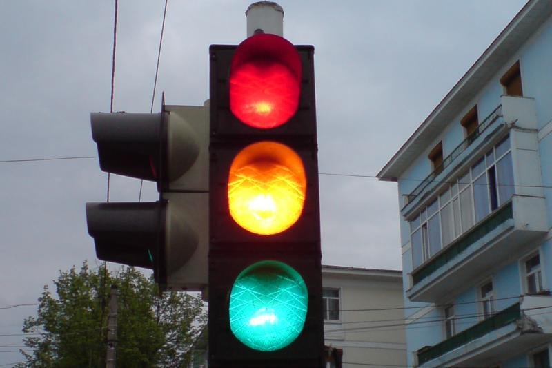  Două semafoare noi în Vişani şi Agronomie
