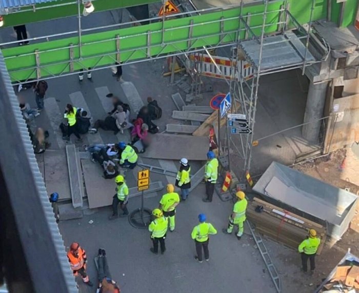  Cel puţin 27 de răniţi, mulţi dintre ei copii, în urma prăbuşirii unui pod pietonal în Finlanda