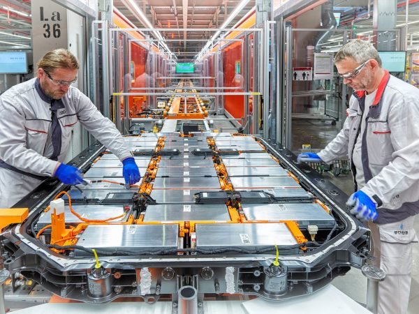  Doi producători de baterii au pregătit 10 miliarde de euro pentru fabrici din Europa