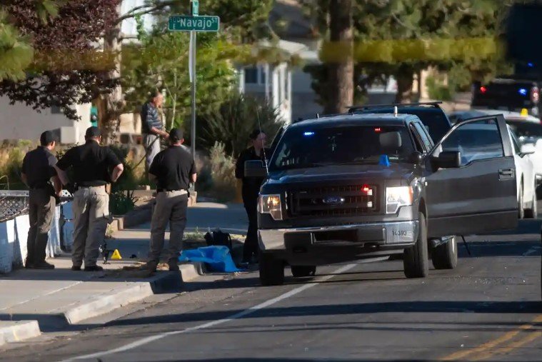  Un adolescent înarmat a ucis trei persoane în New Mexico înainte ca poliţia să îl împuşte mortal