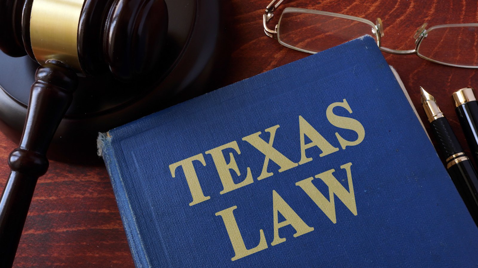  Texasul adoptă o legislaţie prin care interzice acordarea de îngrijri medicale de tranziţie minorilor transsexuali