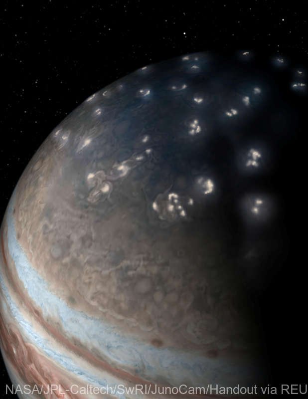  O sondă spaţială lansată de NASA a arătat că fulgerele de pe Jupiter se aseamănă cu cele de pe Terra