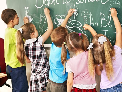  Ministerul Educaţiei a actualizat calendarul de înscriere în învăţământul primar