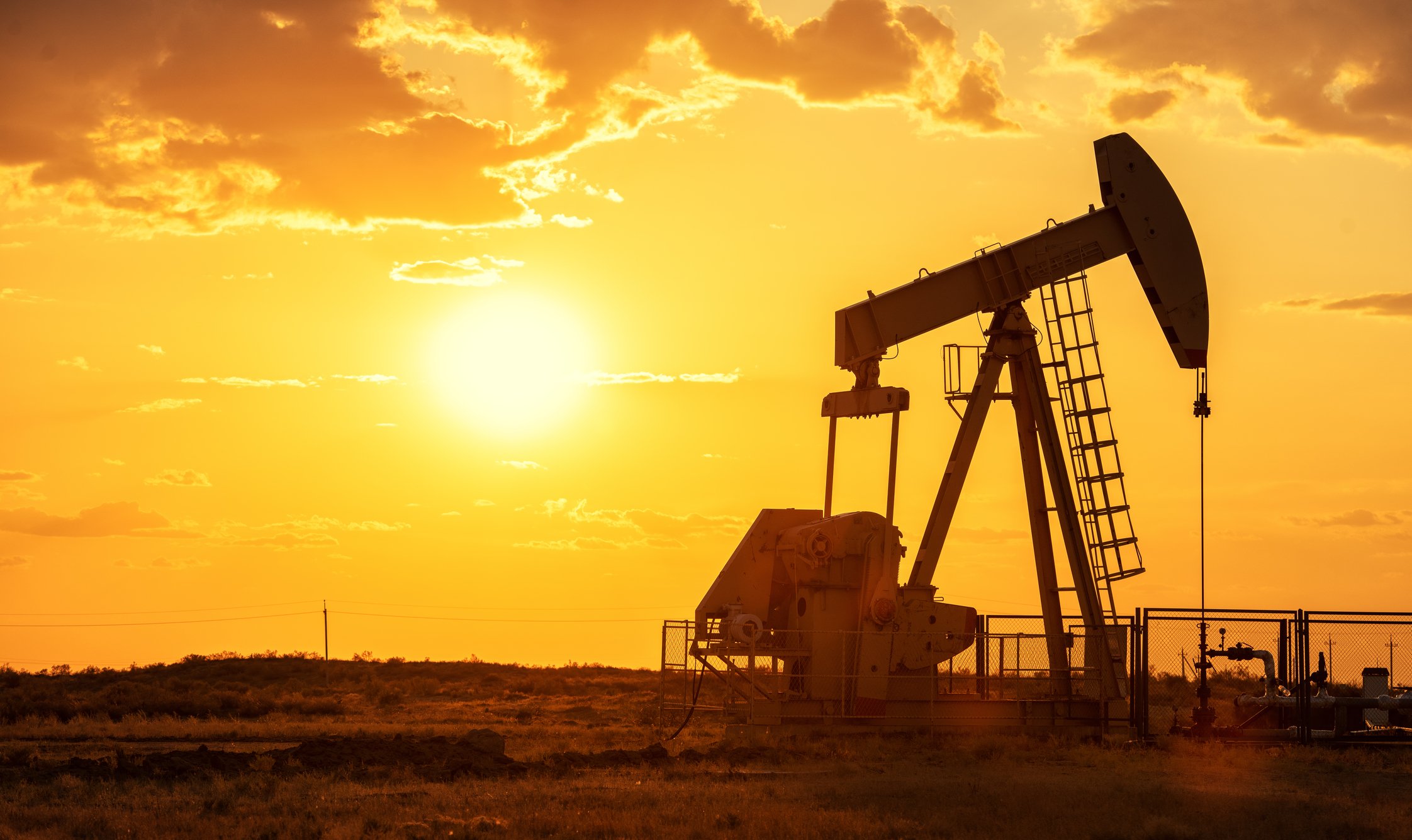  Preţurile petrolului au scăzut marţi cu peste 4%