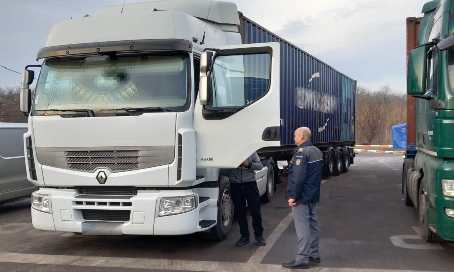  Şofer ieşean de camion prins băut la volan. Firma vrea despăgubiri de 8.000 de euro. Sunt legitime?