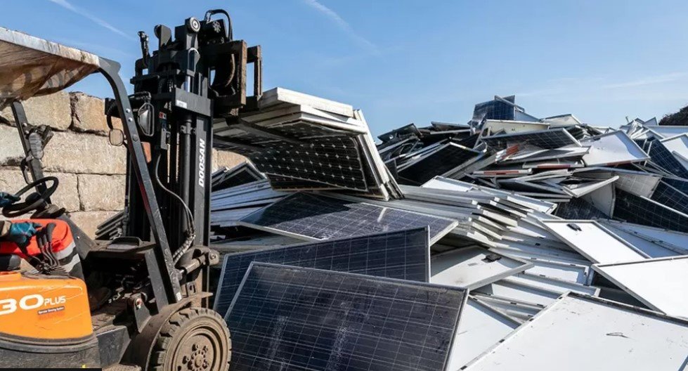  Se pot transforma panourile solare într-o catastrofă ecologică de proporţii?