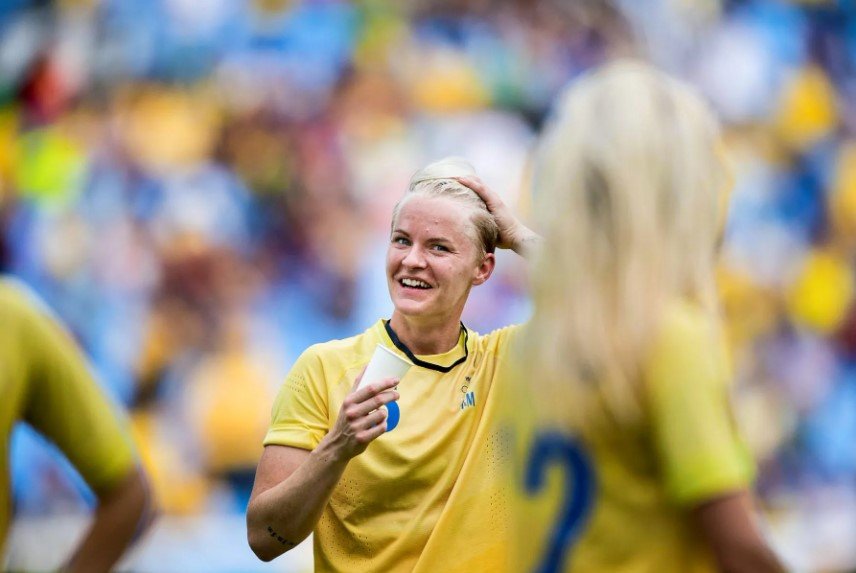  Jucătoarele din naţionala Suediei au fost obligate să-şi arate organele genitale pentru a dovedi că sunt femei