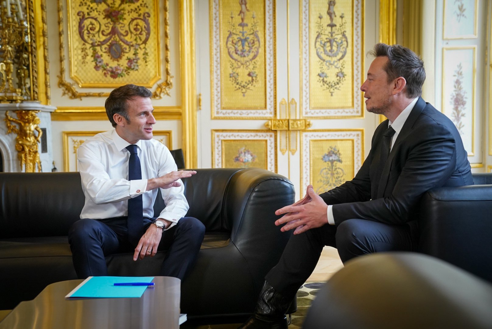  Macron se întâlneşte cu Elon Musk, CEO-ul Tesla, ca să-l roage să investească şi în Franţa