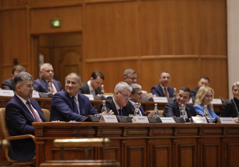  Guvernul Ciolacu a primit votul Parlamentului: 290 de voturi pentru şi 95 împotrivă.