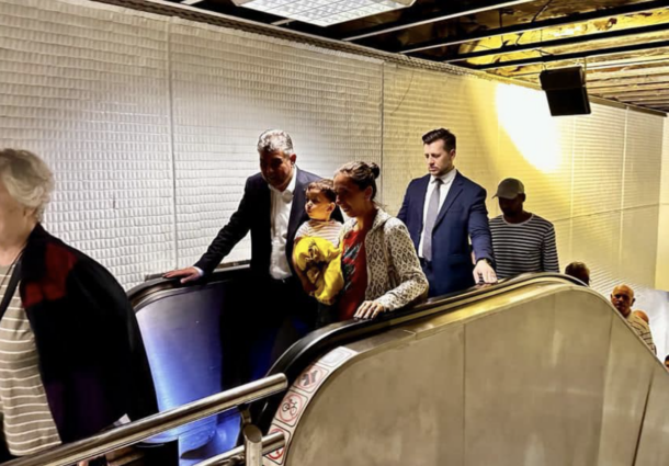  Premierul a mers în vizită de lucru la Transporturi cu metroul